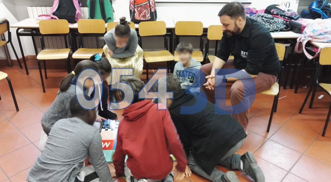 Scuola Elementare De Amicis - Forlimpopoli - 4A – Blue-Bot ed Alfabeto Internazionale